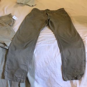 Men’s Olivey, khaki Goodfellow pants.